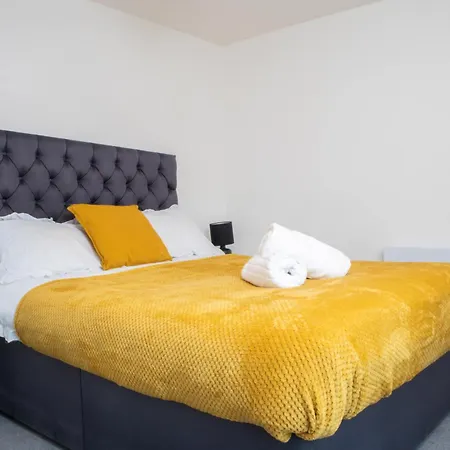 Old Trafford 3Br Penthouse! Free Street Parking & Long Stays Accepted! Manchester Exterior foto