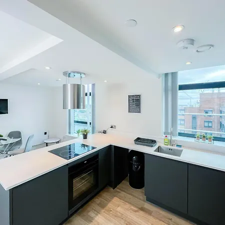 Old Trafford 3Br Penthouse! Free Street Parking & Long Stays Accepted! Manchester Exterior foto