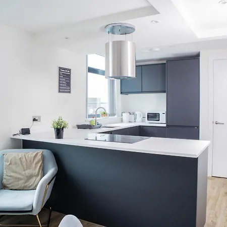 Old Trafford 3Br Penthouse! Free Street Parking & Long Stays Accepted! Manchester Exterior foto