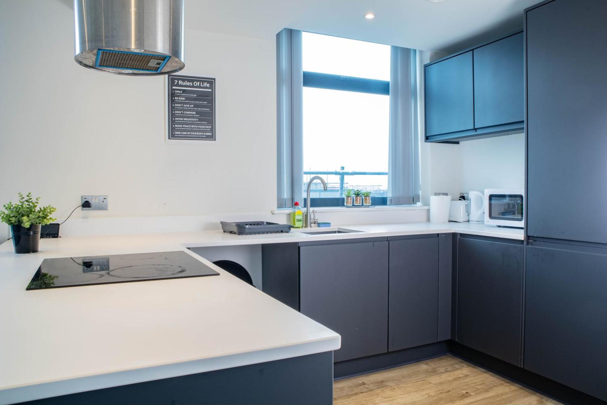 Apartment Old Trafford 3br Penthouse! Free Street Parking & Long Accepted!