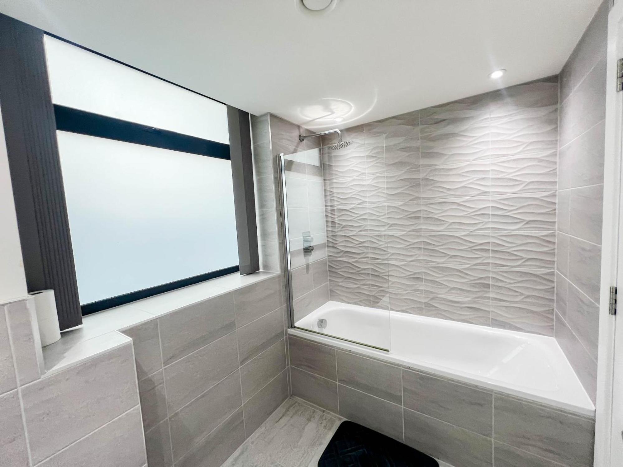 Old Trafford 3br Penthouse! Free Street Parking & Long Accepted! Apartamento
